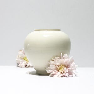 Modern Moon Jar Tableware – One-of-a-Kind Korean Ceramic for Home Decor