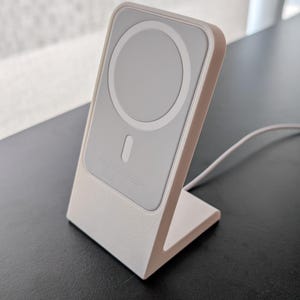 Desktop Phone Mount Cradle für Apple MagSafe Akku - Schlanker Ständer für iPhone oder MagSafe-Kompatible Geräte