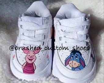 Piglet und Eeyore Winnie the Pooh inspirierte Nike Sneakers