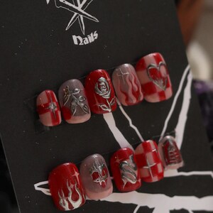 Gothic press on nails