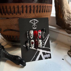 Gothic press on nails