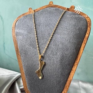 Guam Map Outline Charm • Edelstahl 18K Vergoldet Charm • Guam Map mit Herz Charm • Geschenk Halskette Charm