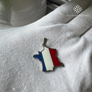 Dije de contorno de mapa de Francia • Dije de acero inoxidable chapado en oro • Dije de bandera de Francia • Dije de collar de regalo • Dijes de mapas de países