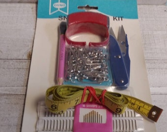 Vintage Sewing Kit SNIP N MARK by DYNO