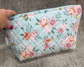 QUILTED Foam  Floral Fabric Zipper Pouch Personal Make up anything bag  Ready-Made