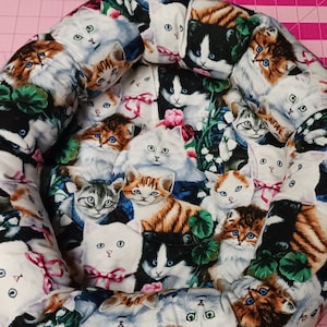 KITTEN Size Donut Bed Foam Botton Poly Fil Sides Cotton Cats Print Fabric Ready-Made Handmade USA