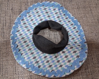 QUILTED Cat Show Bib Stretch Rib Slip Over Turtle Neck Collar Size  SMALL Blue