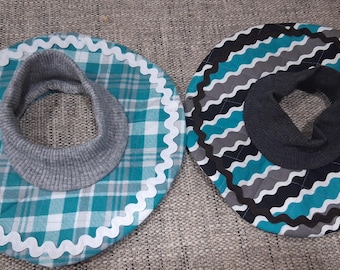 2 Cat Show Bibs QUILTED Cotton Prints Stretch Rib Slip Over Turtle Neck Collar Size Small