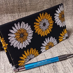 SHASTA Gänseblümchen Scheckheft-Cover-Stoff-Mappen-Halter Debit-Registratur-Clutch-Geldbeutel-Billfold-Gutscheinhalter