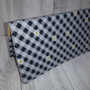 Funda de tela para talonario de cheques de cuadro vichy negro, Cartera de registro de margaritas, Monedero organizador de cupones de documentos