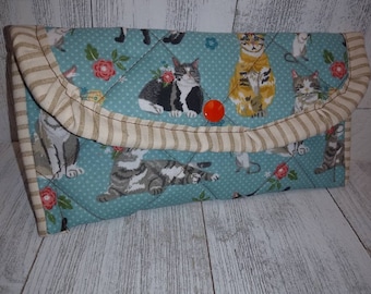 Cute Cats SNAP Closure  CLUTCH Pouch Purse Document Coupon Organizer Sanitary Make-Up Case Eyeglass Quilted Foam Fabric