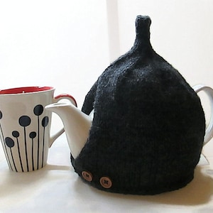 Tea Cosy in Charcoal Aran Wool