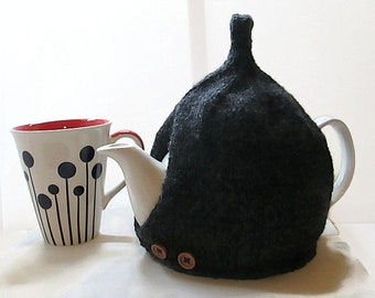 Tea Cosy in Charcoal Aran Wool