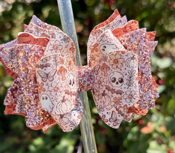 Skulls and pumpkins tumbler bow