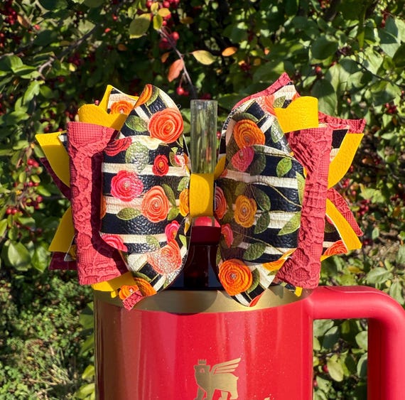 Colorful roses tumbler bow