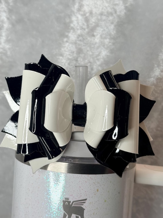 Black and white glossy tumbler bow