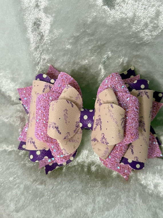 Lavender and polka dots tumbler bow