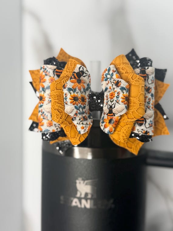 Sunflowers and Bees Tumbler Bow