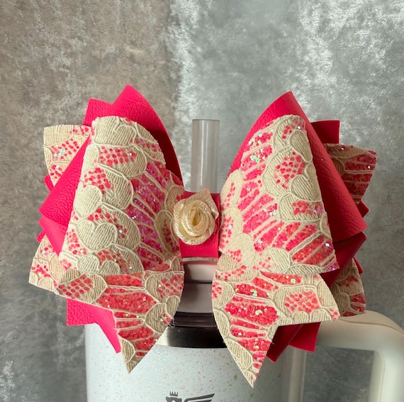 Hot pink and cream lace tumbler bow