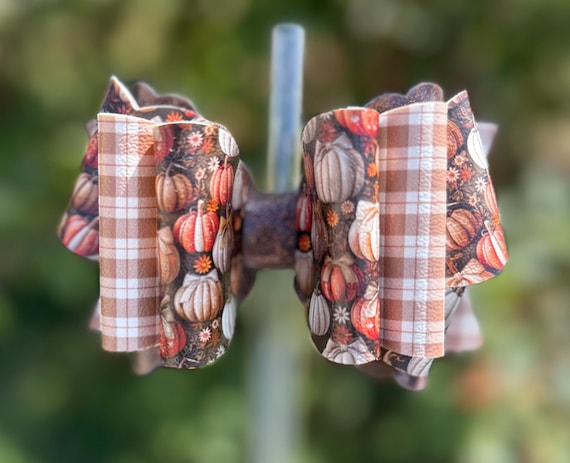 Thick cozy pumpkins tumbler bow