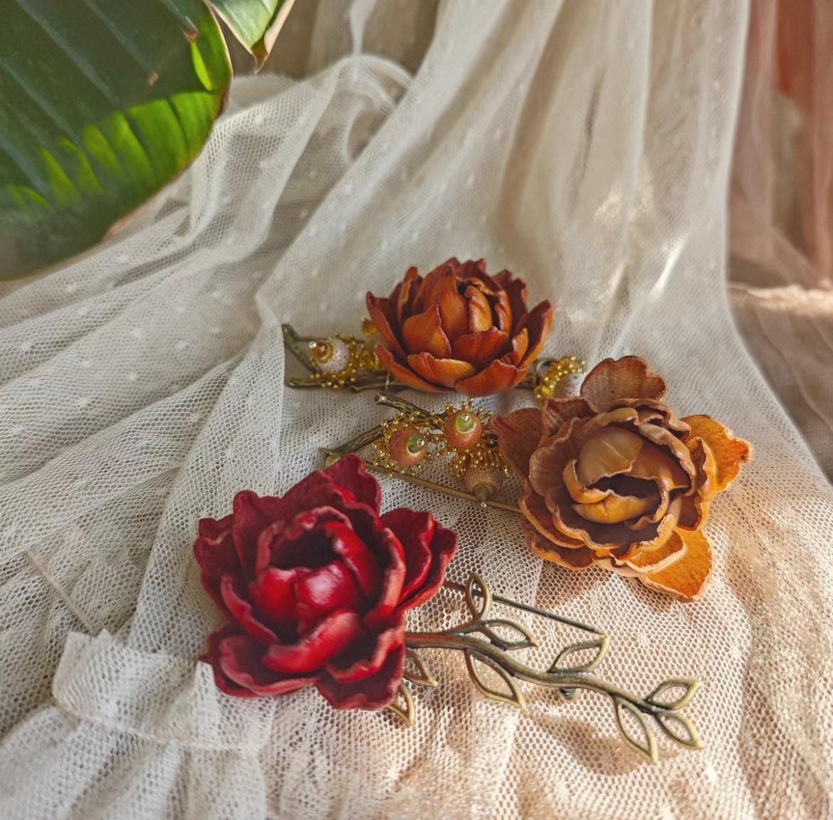 Broche Fleur En Cuir Brillant - Rose Italienne Faite Main - Neuf Sans Emballage