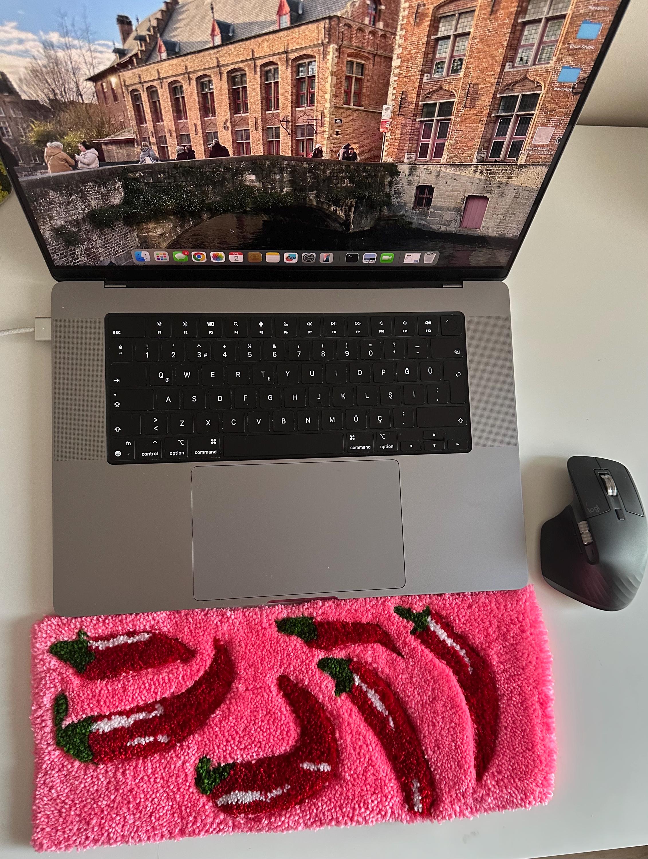 Handmade Tufted Keyboard Rug – Custom Gamer Desk Mat, PC Setup Decor - Etsy