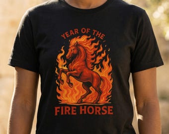 Maglietta del Cavallo di Fuoco dell'Anno, Maglietta regalo con il Cavallo dello Zodiaco, Maglietta del Cavallo per il Capodanno Lunare, Regalo del Cavallo di Fuoco 2026 per gli amanti dei cavalli