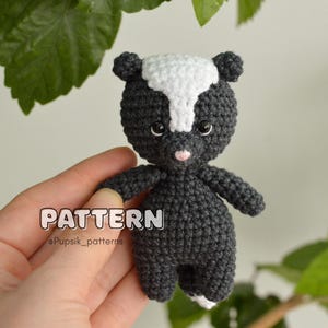 English CROCHET Skunk PATTERN Handmade skunk Wild animal Easy amigurumi Woodland baby toy Forest animal toy PDF Diy digital tutorial