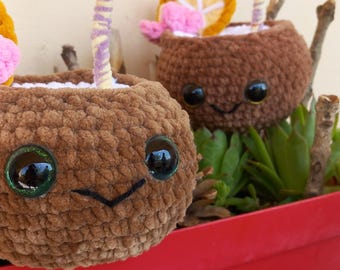 Llaveros y peluches de cóctel de coco tejidos a crochet