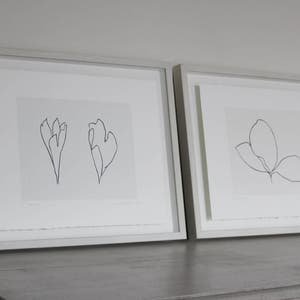 minimale plantenkunst handgemaakte botanische print kleine zwart-witte botanische print moderne botanische print Emma Lawrenson afbeelding 6