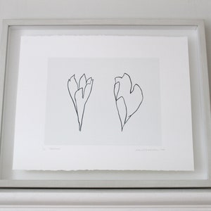 minimale plantenkunst handgemaakte botanische print kleine zwart-witte botanische print moderne botanische print Emma Lawrenson afbeelding 5