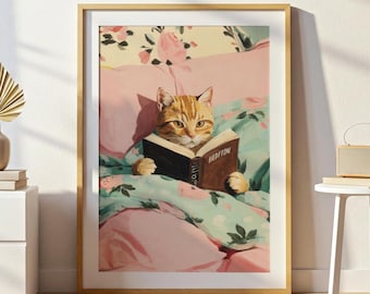 Printbare muurdecoratie met een oranje gestreepte kat die een boek leest, verkrijgbaar in 5 maten.