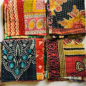 100 Pc Scraps - Vintage kantha bundles, Indian SARI Fabric Square, Quilting Kantha Patches, quilt scraps Snippets , Junk Journals