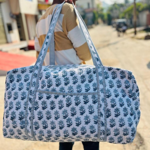 Bolso de viaje tipo duffle, bolsa de almacenamiento de algodón, bolso de viaje acolchado hecho a mano, bolso de hombro de tamaño estándar con estampado de bloques, bolso de compras estilo boho para mujer.