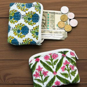 Handmade Quilted Fabric Zipper Pouches, Floral Small Cotton Coin Purse, Unique Gifts, Makeup Storage Purse organizer, Coin Pouch Gifts
