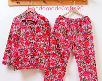 Conjunto de pijama de algodão com estampa floral indiana feita à mão: Pijama indiano com estampa em bloco.