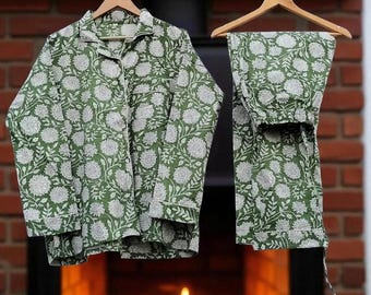 Bomullspyjamaset: Nattkläder med indiskt blockmönster