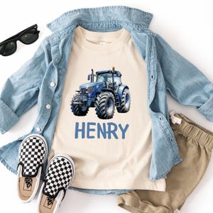 Camiseta personalizada de tractor agrícola para niño pequeño, bonita camiseta azul de tractor agrícola con nombre personalizado, camisetas bohemias naturales para niños