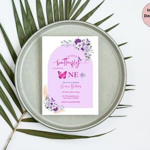 Tarjeta de primer cumpleaños con mariposa floral, invitación de un año, mariposa de un año, tarjeta de un año, tarjeta de un año, nuestra pequeña mariposa