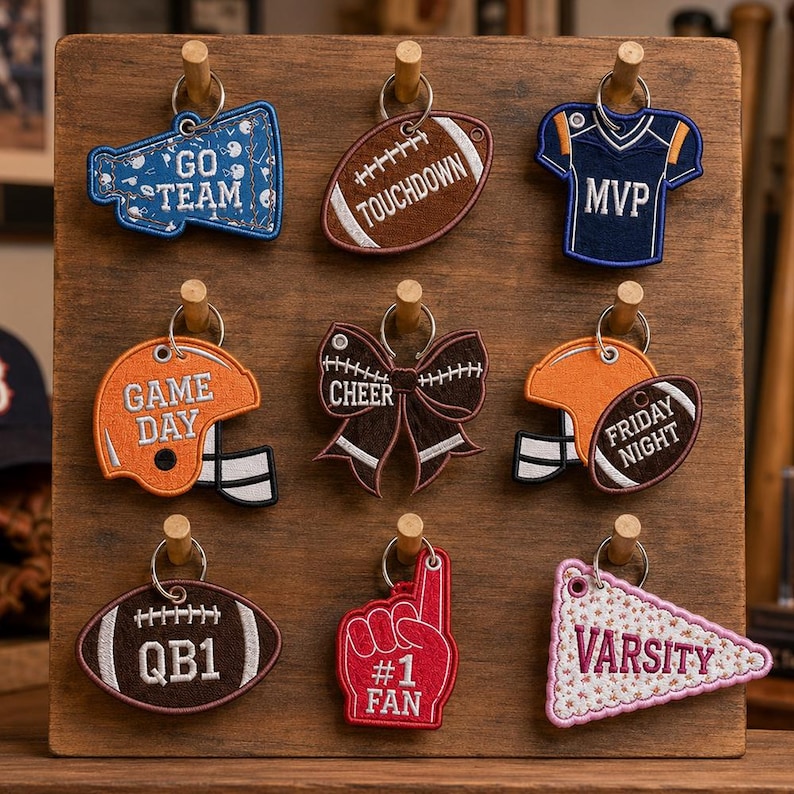 ITH Football Applikations-Stickpaket, Anhänger für die Cheerleader-Tasche, digitale Datei, sofortiger Download, PES, DST, JEF, VP3 Bild 1
