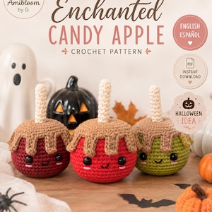 Puede incluir: Un patrón de ganchillo digital titulado Enchanted Candy Apple de Amibloom by G. La imagen muestra tres manzanas de caramelo tejidas con partes superiores color canela, ojos negros y mejillas rosadas, en rojo oscuro, rojo y verde.