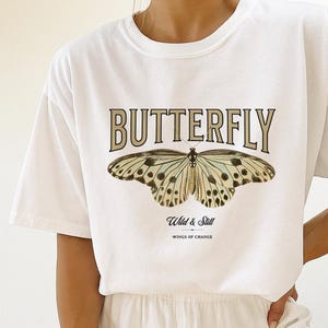 T-shirt con farfalla vintage, camicia da donna Cottagecore Aesthetic, camicia Comfort Colors®, camicia Cottage core