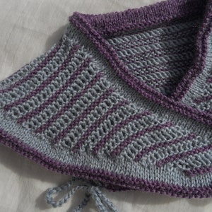Newborn baby girl cardigan/wrap over top/hug me tight. Hand knitted, vintage pattern. Grey/mauve yarn, size 16-18 in chest, 0-3 months,