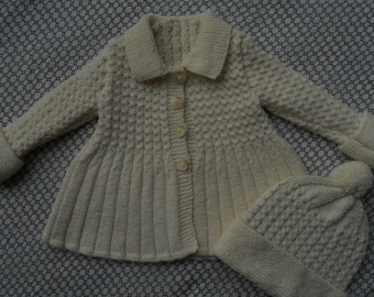 Jacket/coat/cardigan/knitted outfit with hat. READY TO SHIP. Baby girl, cream wool age 6-12 months, chest 20 in, vintage pattern