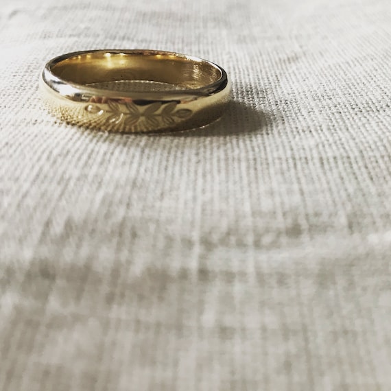 The 'Laurel' gold band (Wide - 5mm)
