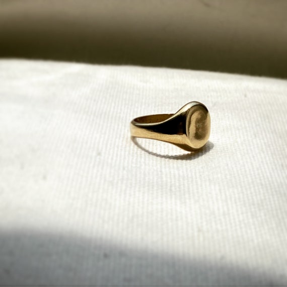 The Round Signet gold band