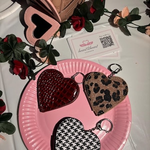 Black Heart Leather Compact Mirror Beauty Keychain Bag Charm, Cute Girls Birthday Gift Idea, Friendship, Pretty Trendy Keyring, Gift wrapped