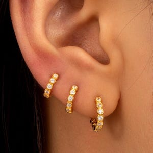 Sparkly CZ Huggie Hoop Earrings for Earlobe Cartilage Helix Targus, Gold or Silver, 5mm 6mm 8mm, Stacking Small Hoops, Minimalist Earrings