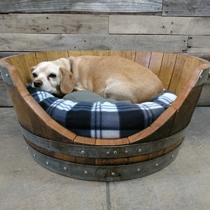 Wine Barrel Pet Bed Torpor Made from reclaimed California wine barrels. 100% Recycled image 10