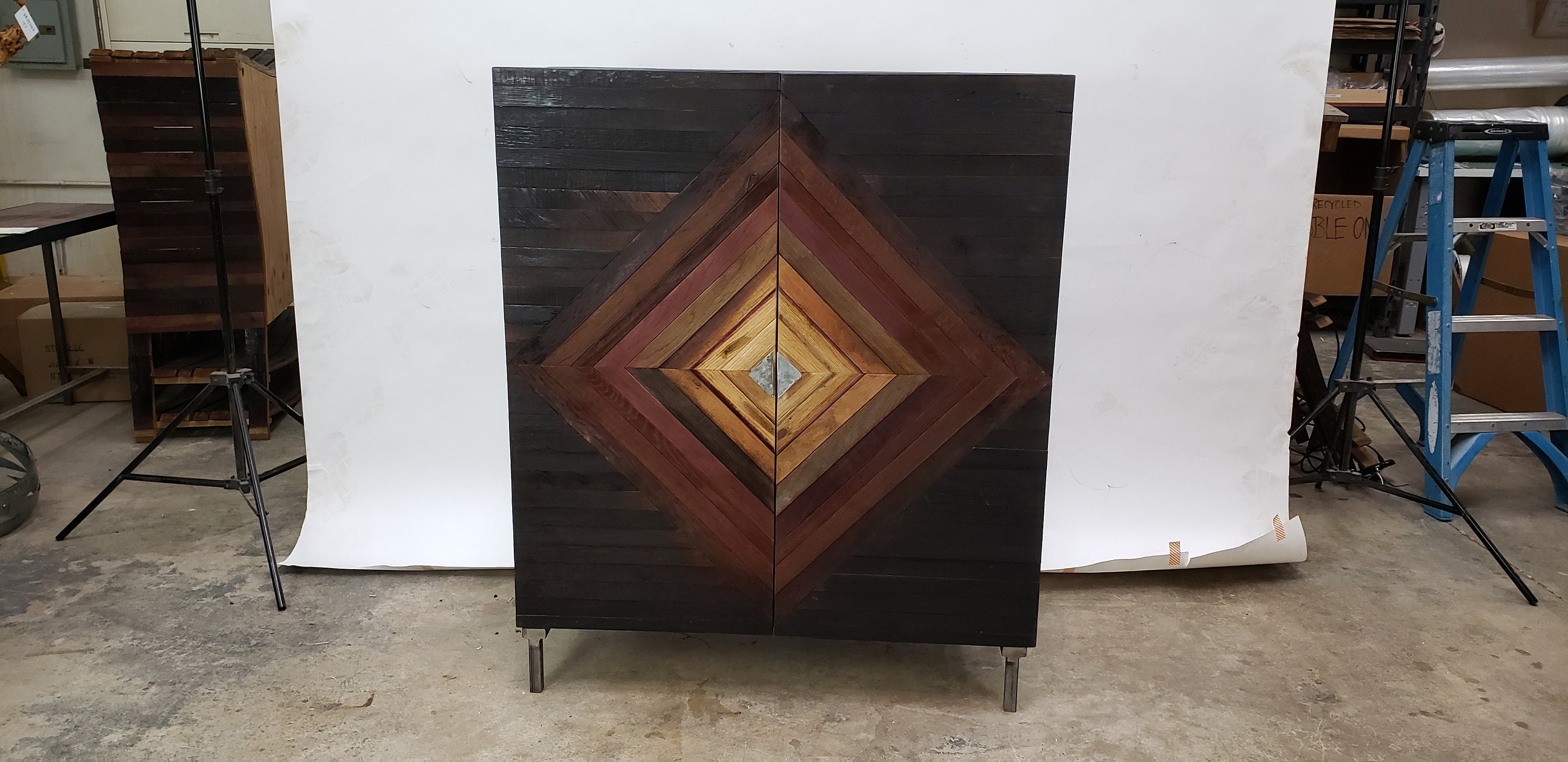 Gabinete de licores personalizado / Bar hecho de barriles de | Etsy